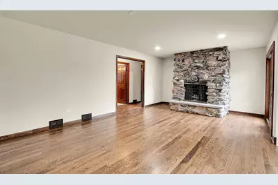 1040 E Grissom Drive, Palatine, IL 60074 - Photo 14