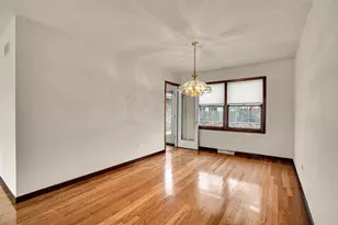 1040 E Grissom Dr, Palatine, IL 60074 - Photo 6