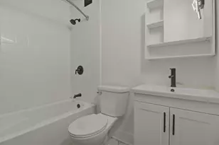 1030 N State St, Chicago, IL 60610 - Photo 16