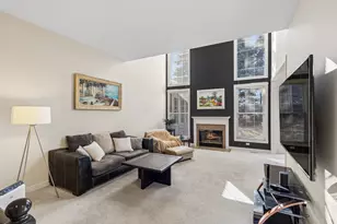 1029 W Bogey Ln, Palatine, IL 60067 - Photo 2