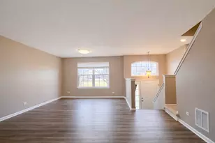 14527 Patriot Square Dr E, Plainfield, IL 60544 - Photo 6