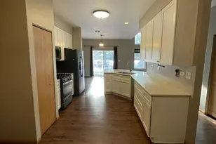 458 Landmark Ave, Yorkville, IL 60560 - Photo 4