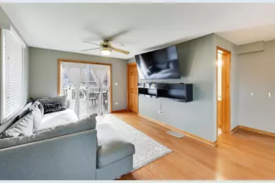 1607 W Plainfield Road, La Grange Highlands, IL 60525 - Photo 16