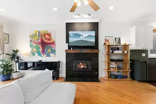 2437 W Cortez St, Chicago, IL 60622 - Photo 12