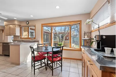 18515 Dundee Avenue, Homewood, IL 60430 - Photo 8