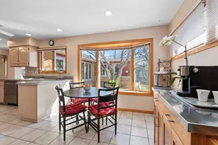 18515 Dundee Ave, Homewood, IL 60430 - Photo 8