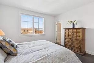 2341 W Roscoe St, Chicago, IL 60618 - Photo 28