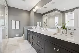 2341 W Roscoe St, Chicago, IL 60618 - Photo 24