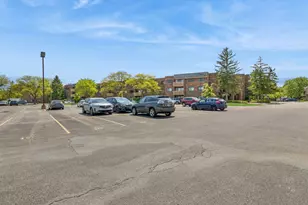 925 Spring Hill Dr, Northbrook, IL 60062 - Photo 20