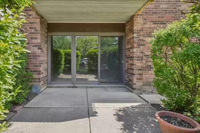 925 Spring Hill Drive #102, Northbrook, IL 60062 - Photo 2