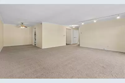 925 Spring Hill Drive #102, Northbrook, IL 60062 - Photo 16