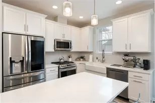 40 Woodmoor Ct, Lombard, IL 60148 - Photo 4