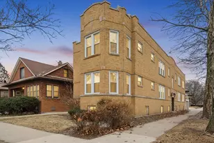 6938 N Campbell Ave, Chicago, IL 60645 - Photo 1