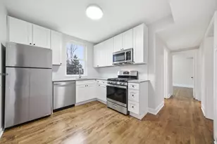 6938 N Campbell Ave, Chicago, IL 60645 - Photo 2