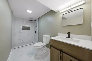 8351 S Marshfield Ave, Chicago, IL 60620 - Photo 14