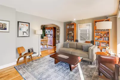 4222 N Claremont Avenue, Chicago, IL 60618 - Photo 2