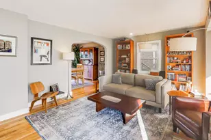 4222 N Claremont Ave, Chicago, IL 60618 - Photo 2