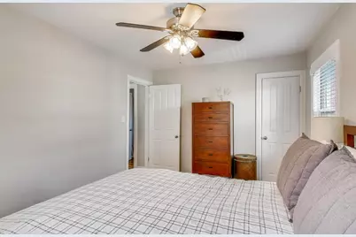 4222 N Claremont Avenue, Chicago, IL 60618 - Photo 12