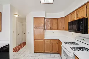 76 Ione Dr, South Elgin, IL 60177 - Photo 10