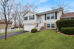 2421 Royal Dr, Lombard, IL 60148 - Photo 2