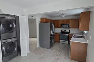 1310 Green Trails Dr, Plainfield, IL 60586 - Photo 4