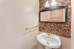 1903 N Evergreen Ave, Arlington Heights, IL 60004 - Photo 12