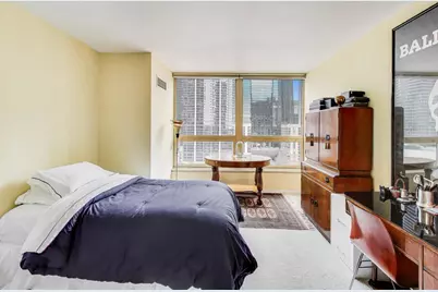 360 E Randolph Street #1007, Chicago, IL 60601 - Photo 14