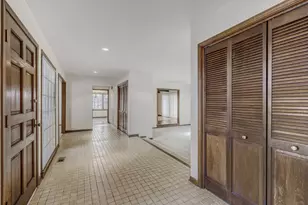 2113 Greenock St, Inverness, IL 60067 - Photo 2