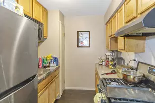 1180 Meadow Ln, Hoffman Estates, IL 60169 - Photo 8