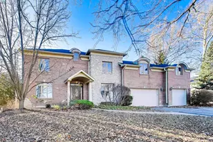 2619 Wildwood Ln, Deerfield, IL 60015 - Photo 2