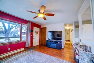 708 E Sycamore St, Watseka, IL 60970 - Photo 10