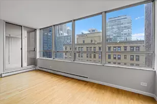 201 E Chestnut St, Chicago, IL 60611 - Photo 12