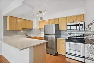 6030 N Sheridan Rd, Chicago, IL 60660 - Photo 4