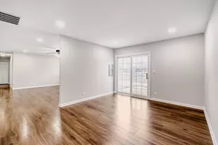 135 Ramblewood Ln, Lake Zurich, IL 60047 - Photo 8