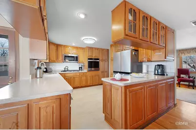 635 Verona Court, Schaumburg, IL 60193 - Photo 6