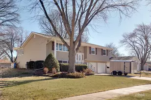 635 Verona Ct, Schaumburg, IL 60193 - Photo 2