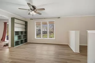 3153 Greenlake Dr, Decatur, IL 62521 - Photo 10