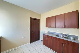 4035 W Gladys Ave, Chicago, IL 60624 - Photo 4