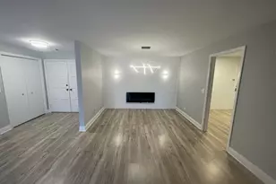 121 S Spruce Ave, Wood Dale, IL 60191 - Photo 8