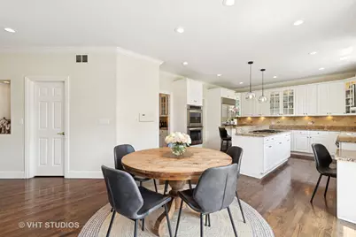 301 Belle Foret Drive, Lake Bluff, IL 60044 - Photo 4