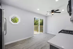 915 Mayfield Dr, Round Lake Beach, IL 60073 - Photo 8