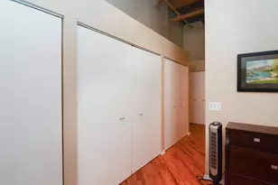 226 N Clinton St, Chicago, IL 60661 - Photo 16