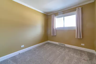 222 Prospect Avenue, Mundelein, IL 60060 - Photo 22