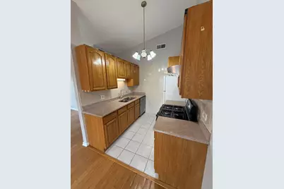 1010 Hayes Court #1010, Vernon Hills, IL 60061 - Photo 8