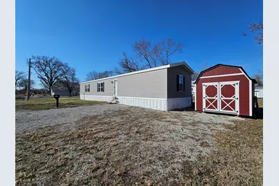 303 N Marion Street, Centralia, IL 62801 - Photo 2