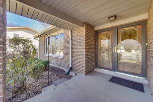 519 Charlestown Dr, Bolingbrook, IL 60440 - Photo 4