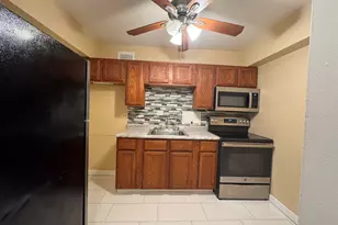 7337 S South Shore Dr, Chicago, IL 60649 - Photo 4