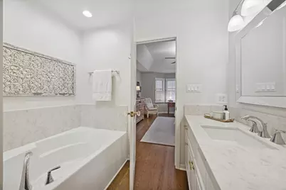 407 W Hillgrove Avenue, La Grange, IL 60525 - Photo 14