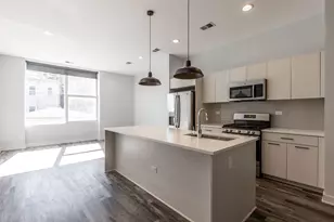 2247 W Lawrence Ave, Chicago, IL 60625 - Photo 2