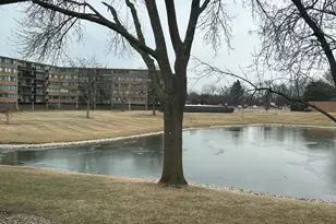 1252 Beechwood Ct, Schaumburg, IL 60193 - Photo 6